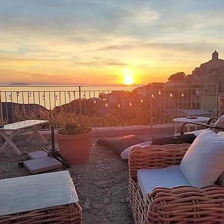 فندق مبيت وإفطار Airone Giglio Castello