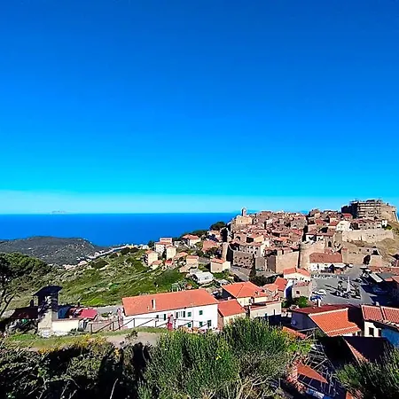 فندق مبيت وإفطار Airone Giglio Castello