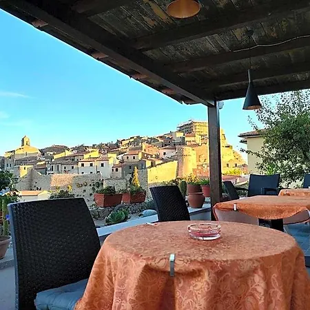 فندق مبيت وإفطار Airone Giglio Castello